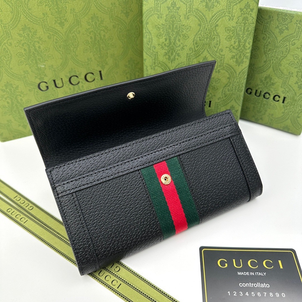 グッチ財布コピー着用イメージ